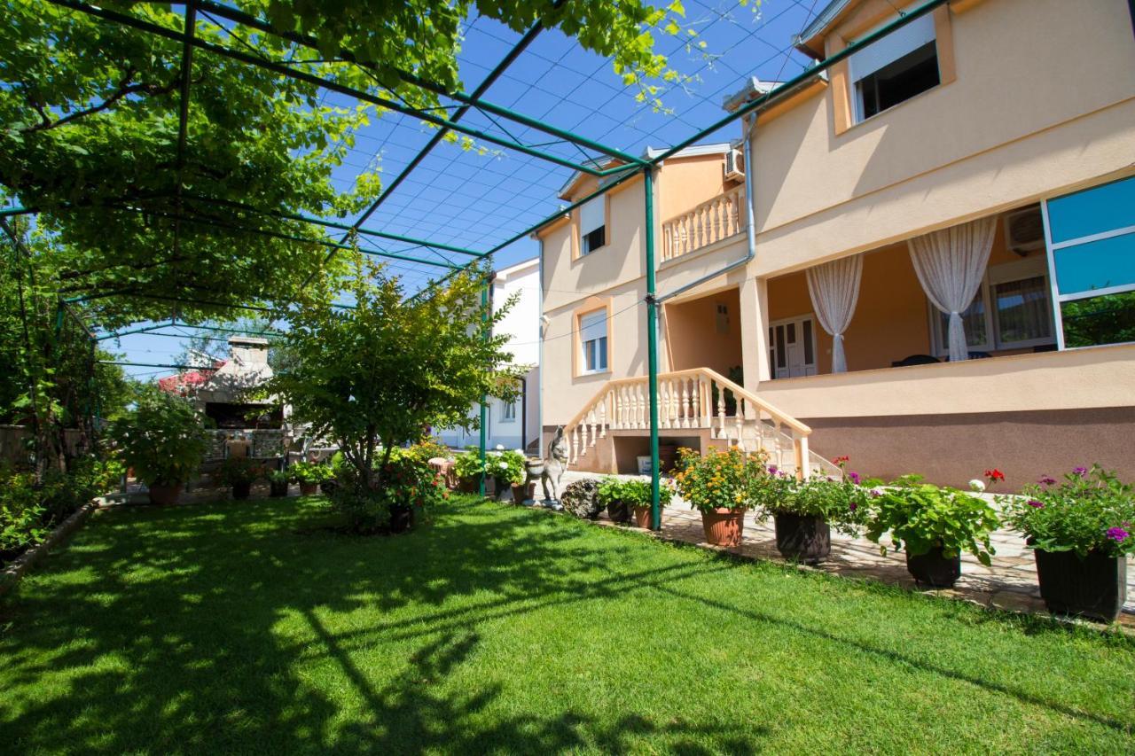 Guest House Благай Екстериор снимка