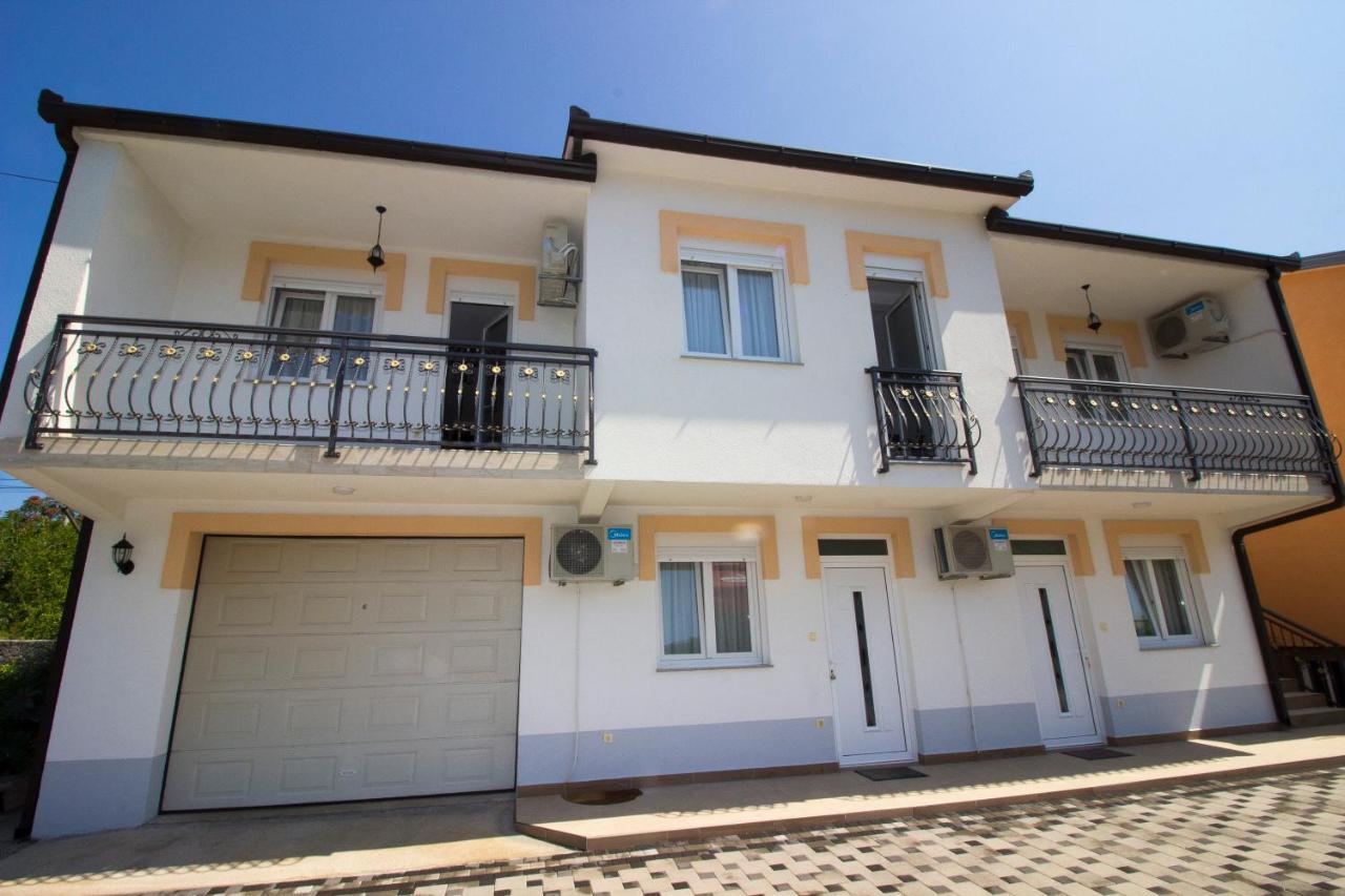 Guest House Благай Екстериор снимка