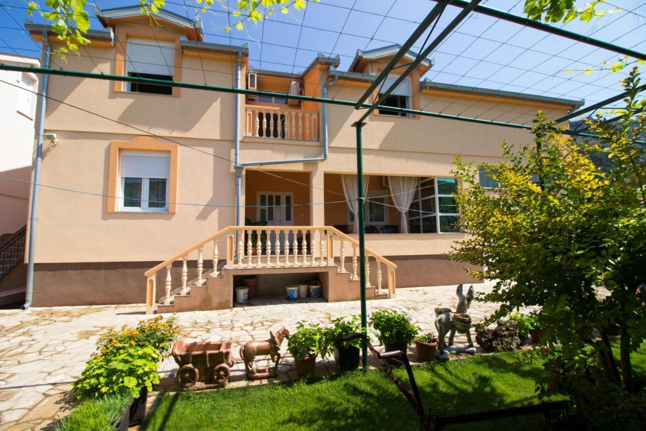 Guest House Благай Екстериор снимка