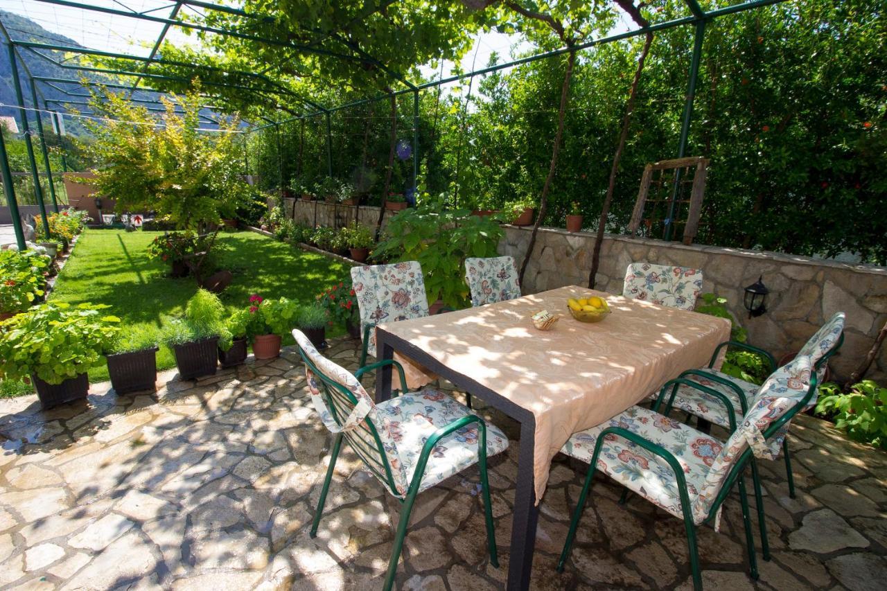 Guest House Благай Екстериор снимка