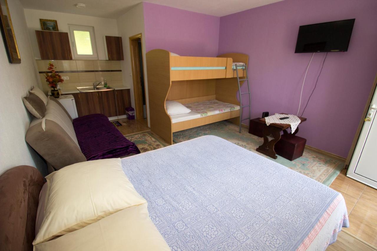 Guest House Благай Екстериор снимка