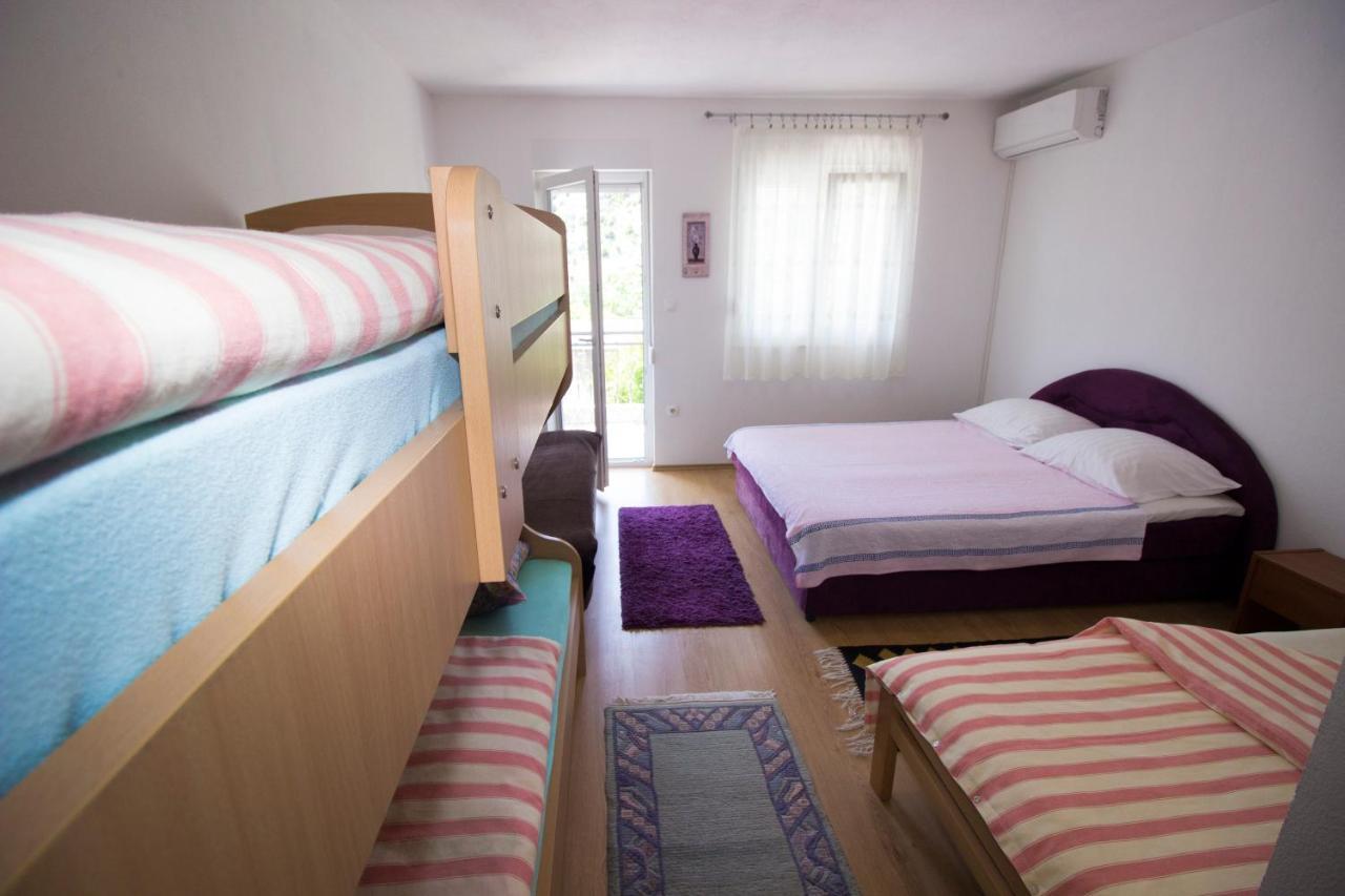 Guest House Благай Екстериор снимка