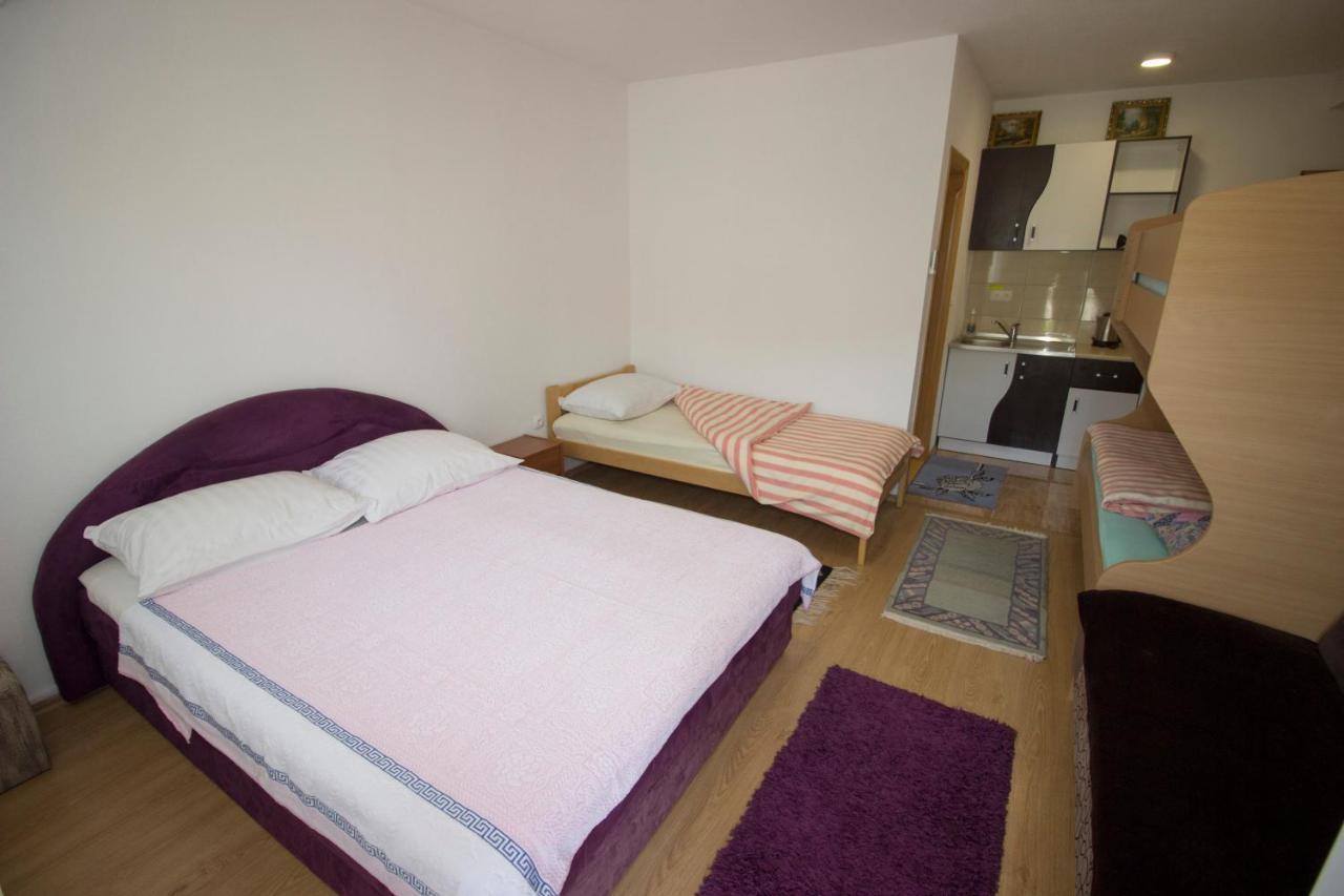 Guest House Благай Екстериор снимка